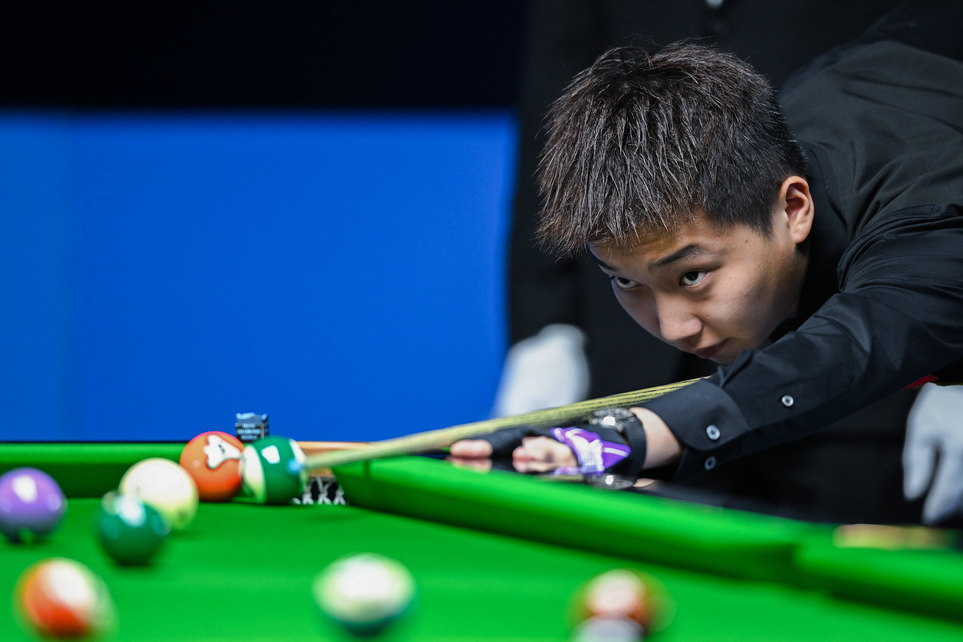 尤为令人动 尤为令人动