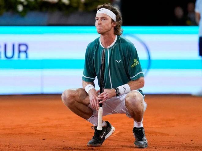 球员一度被 球员一度被